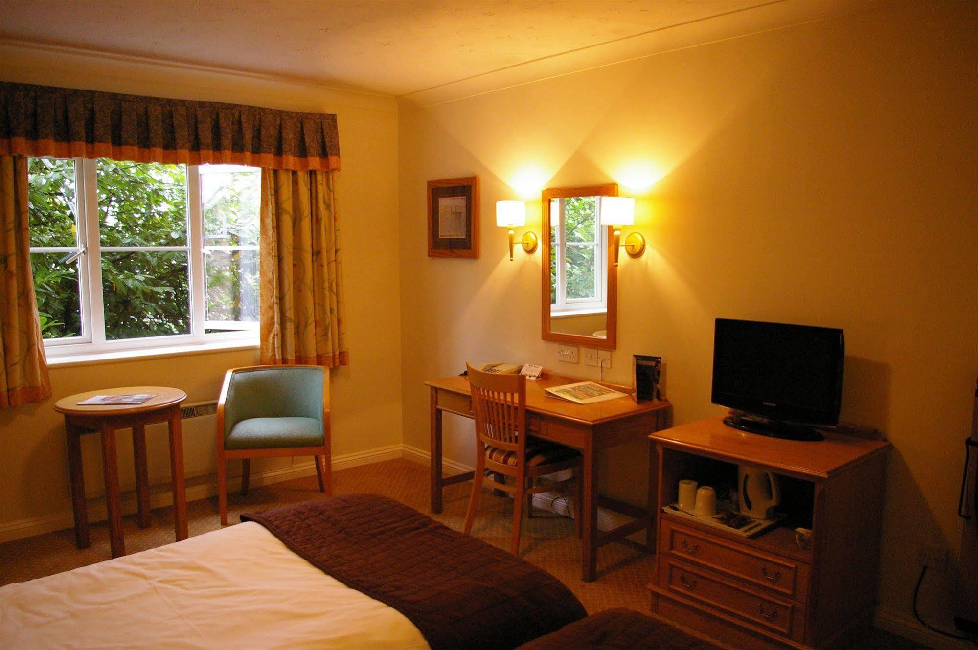 The Georgian, Haslemere, Surrey Екстер'єр фото